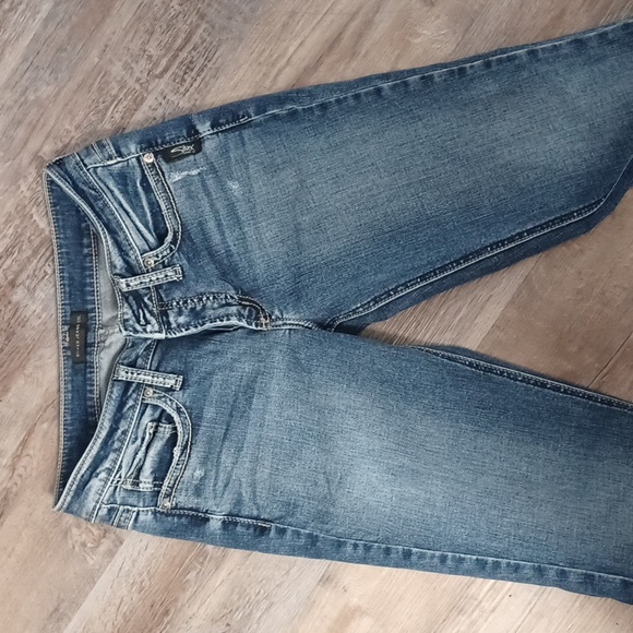 Silver Jeans - Picture 3 of 3